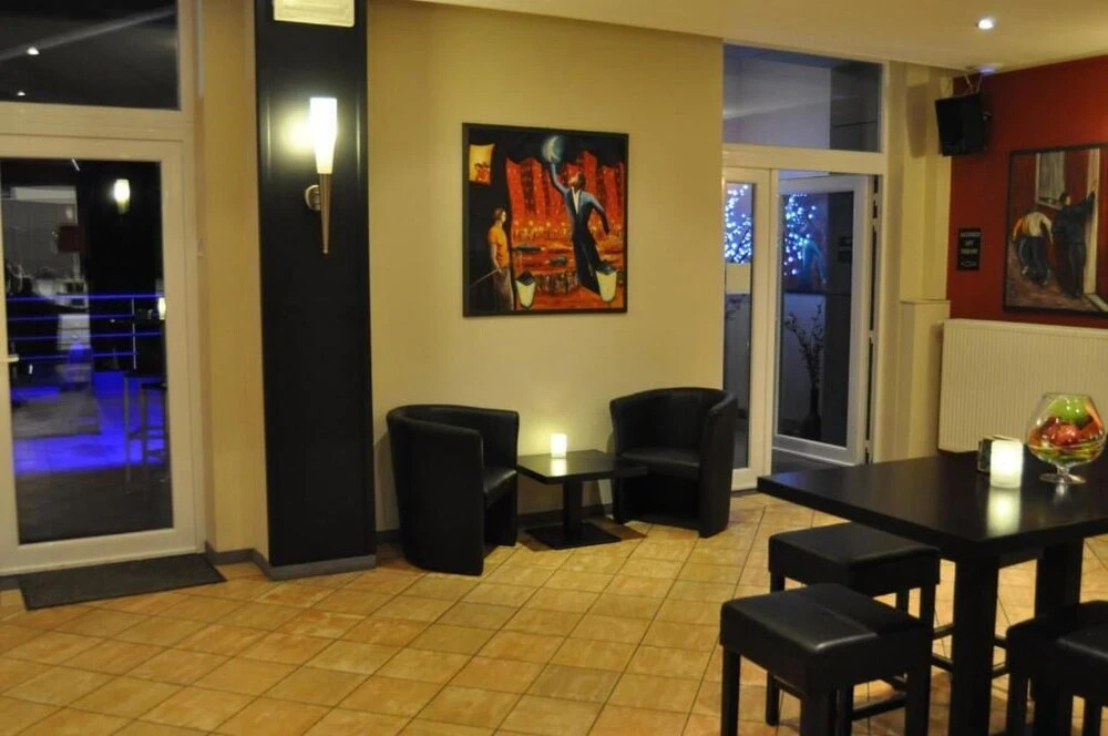 Hotel Le Midi