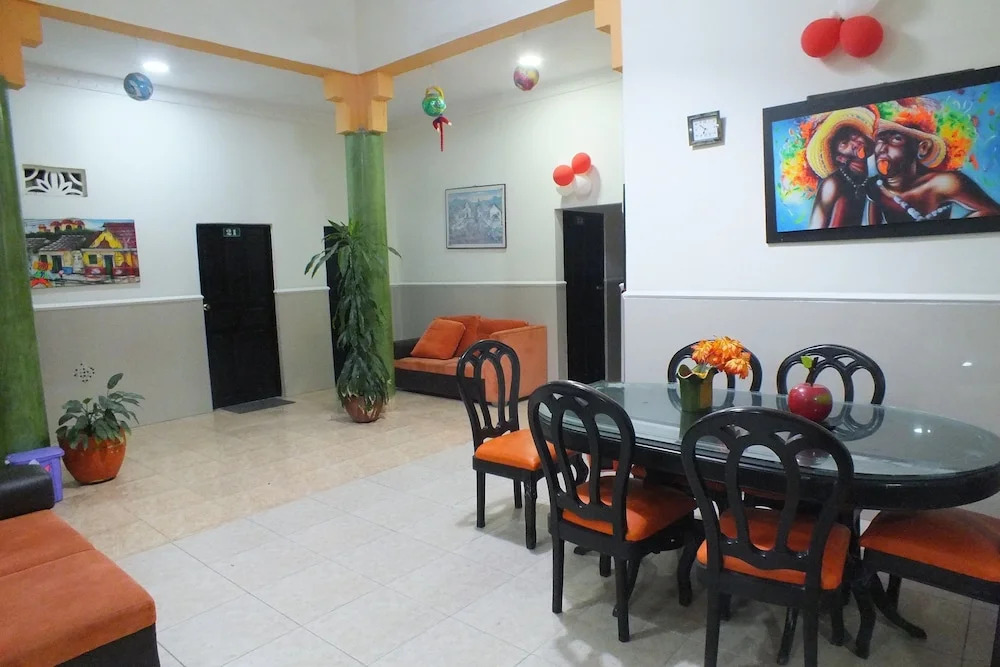 Hotel Emeralda Inn