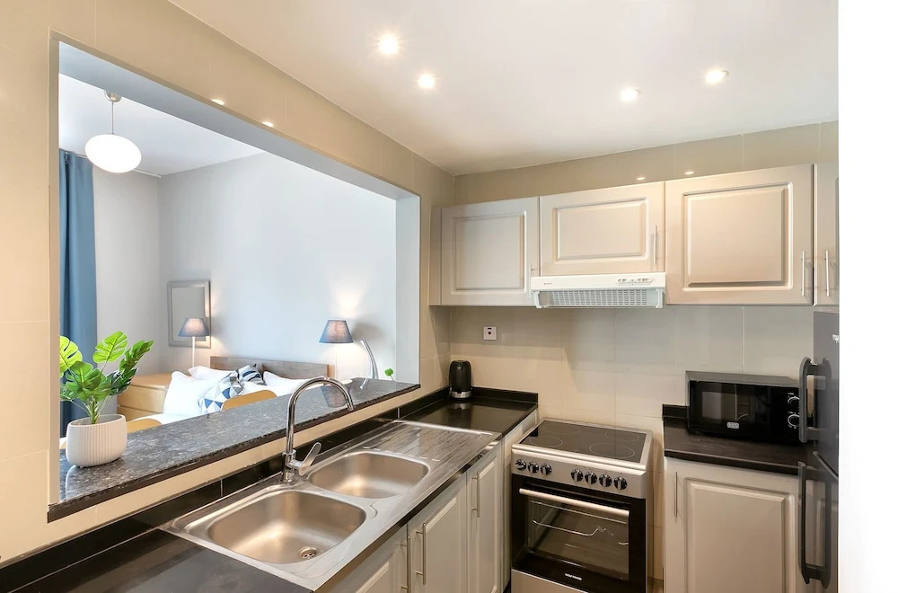 Driven Holiday Homes  Icon Tower 2 JLT