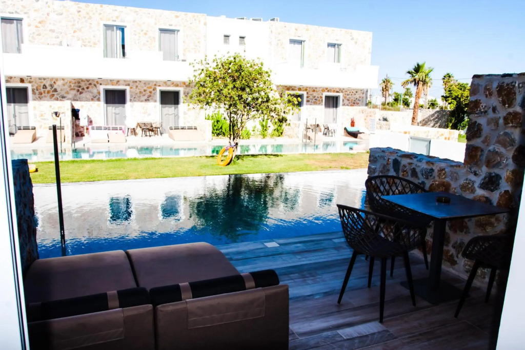 Sunshine Hotel and Apartments