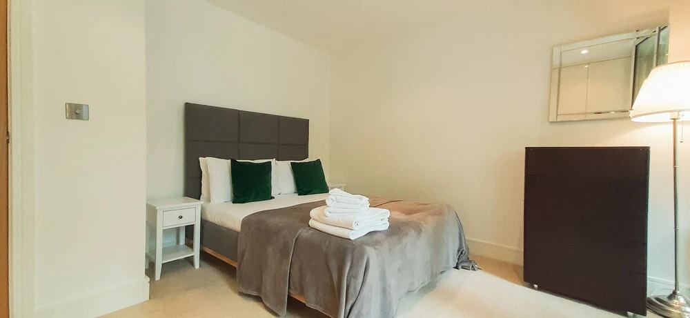 Impeccable 2-bed Apartment in London