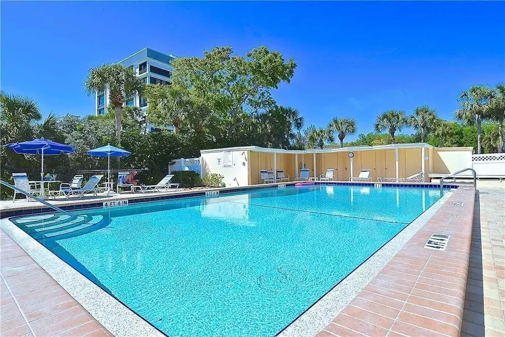 Bay Tree Club 106 - Two Bedroom Condo