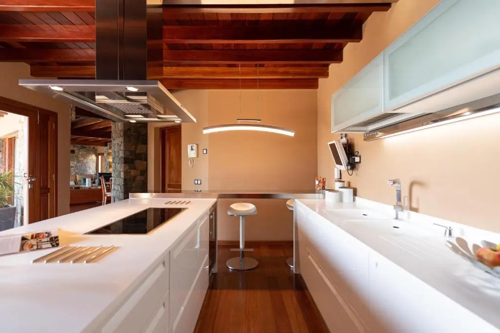 Oasis Villa with swimming pool in 4000m2 garden