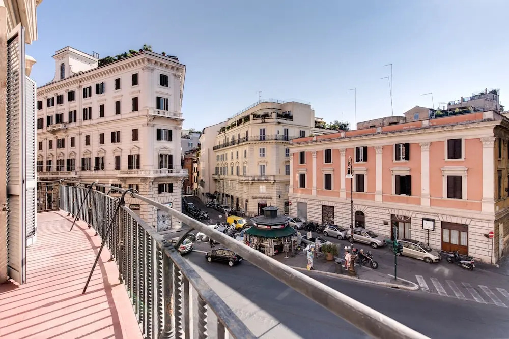 Corso Vittorio 315 with Balcony
