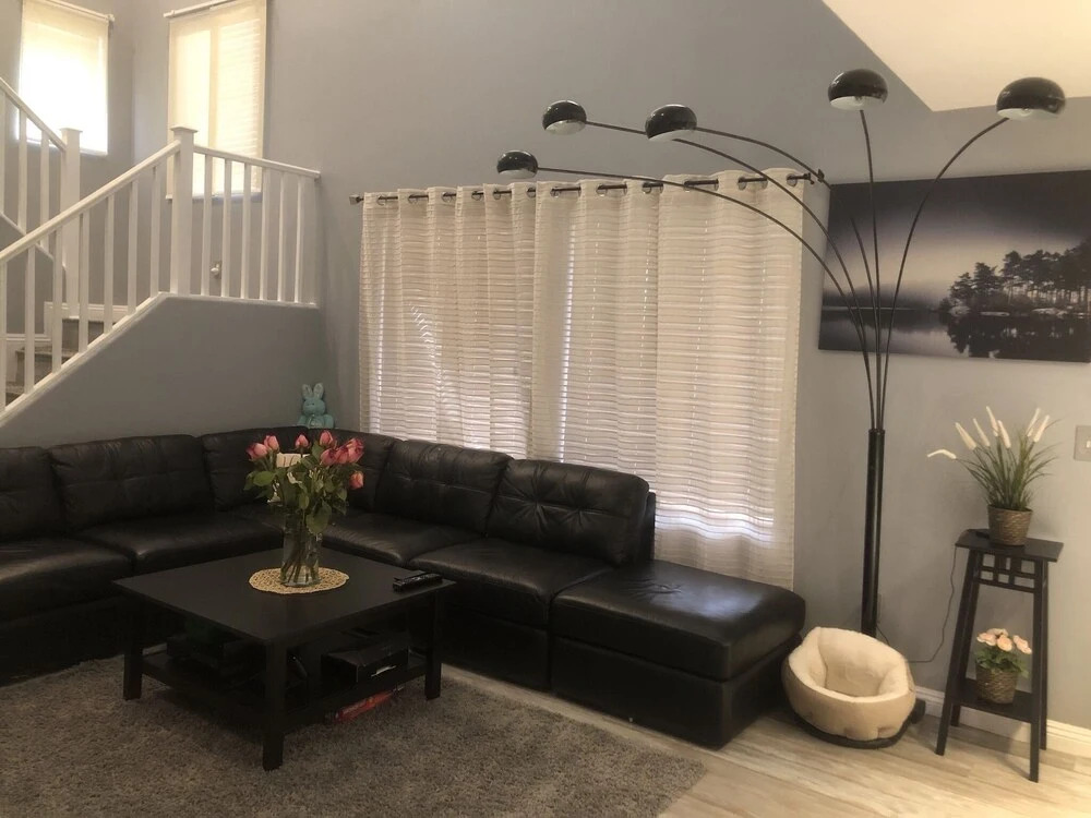 Locationstripeverything Is Closemodel House
