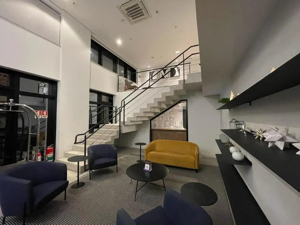 Flat Rua Bela Cintra 1356