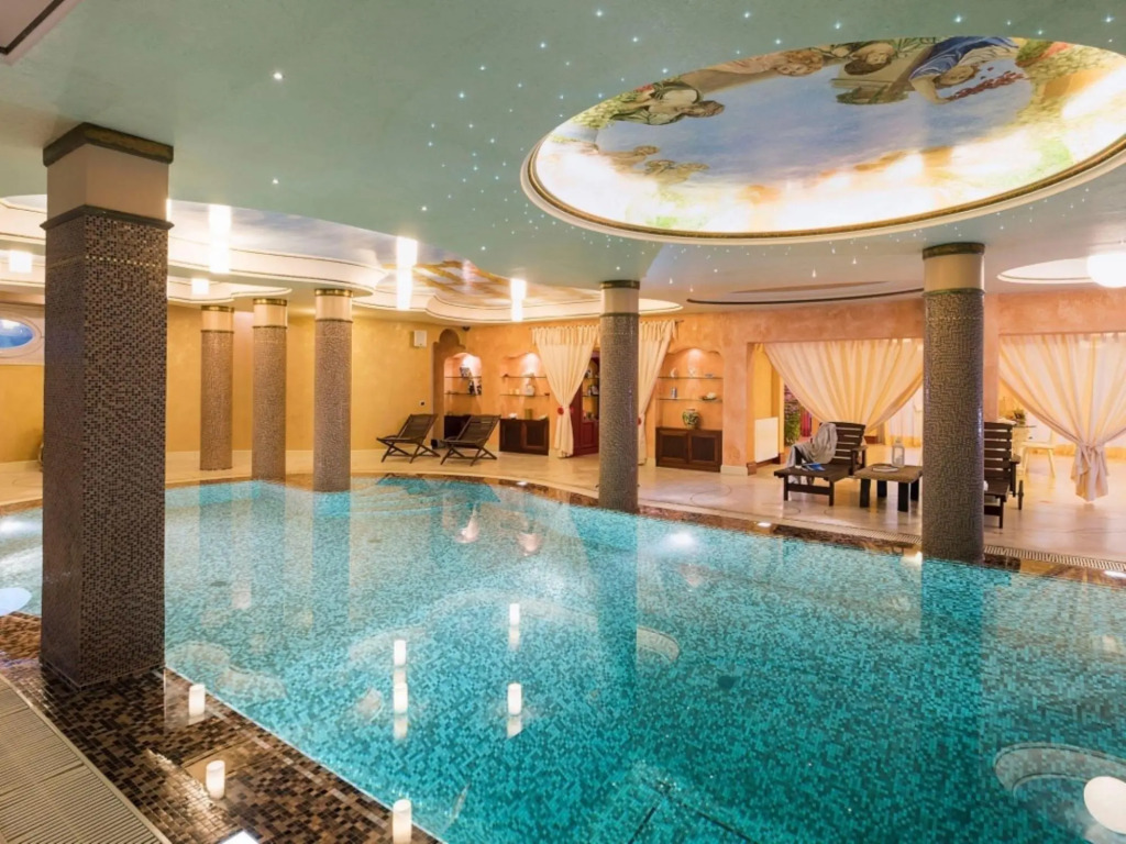 Luxurious villa with pool and wellness area at 2 km from the beach-VILLA DEL DRAGO