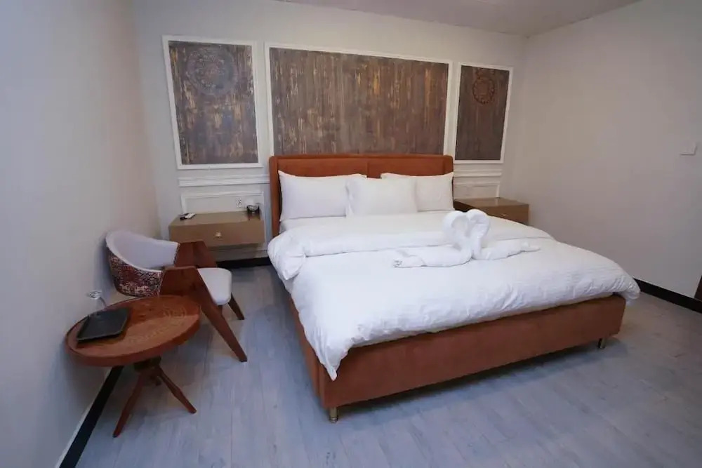 Luxvill Hotel