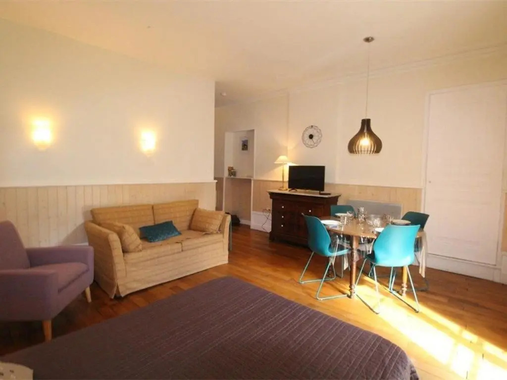 Appartement Bagnères-de-Luchon, 1 pièce, 3 personnes - FR-1-313-163