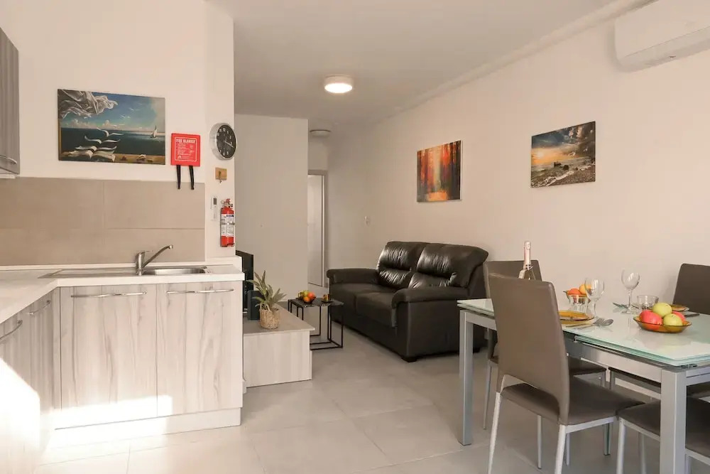 Camelia Seaview 1 Bd Apart In St Paul Bay