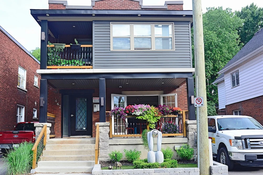 Ottawa Center 1 Bedroom Apartment near Bank St