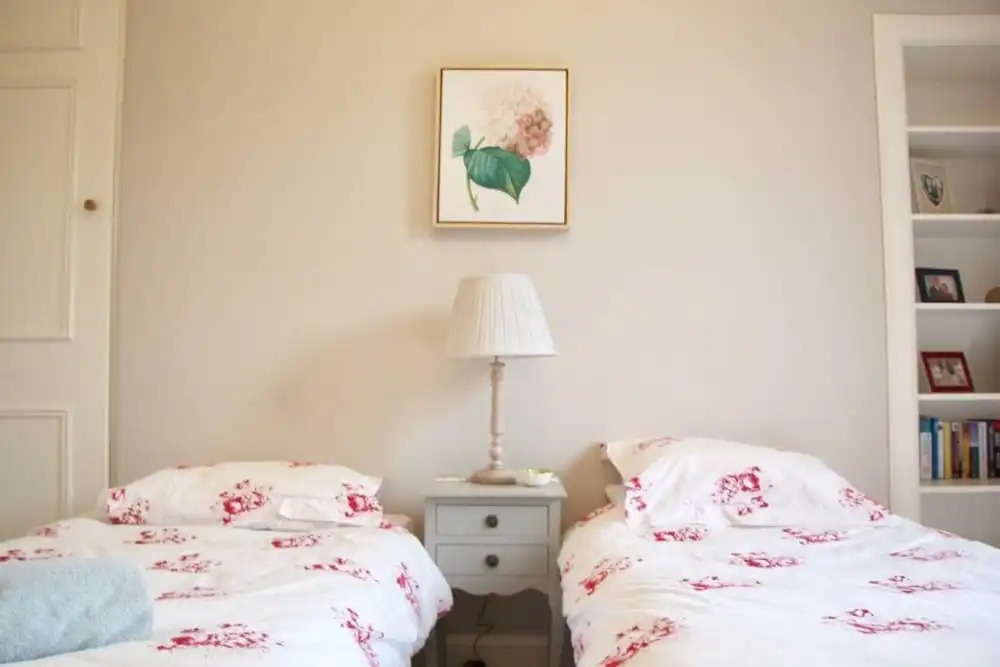 Classic 2 Bedroom Edinburgh Flat