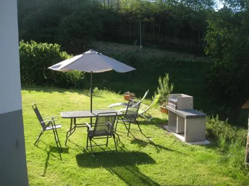 Gite en pleine verdure au coeur du village