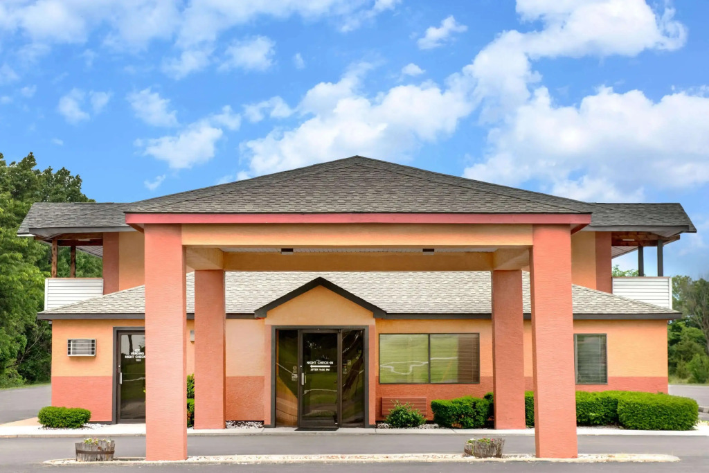 Days Inn by Wyndham Kingdom City