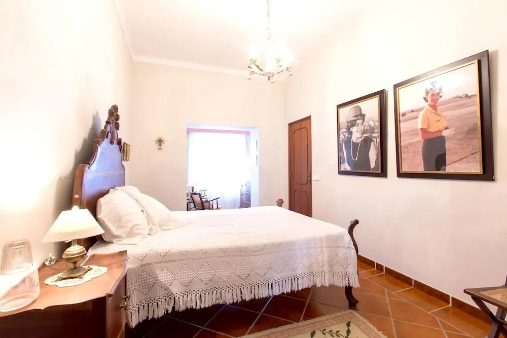 House With 5 Bedrooms in São Martinho do Porto, With Furnished Terrace and Wifi Near the Beach