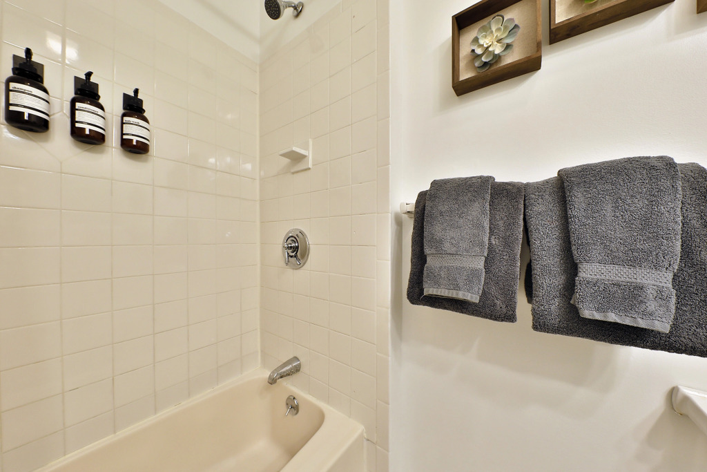 Modern Studio in South End!