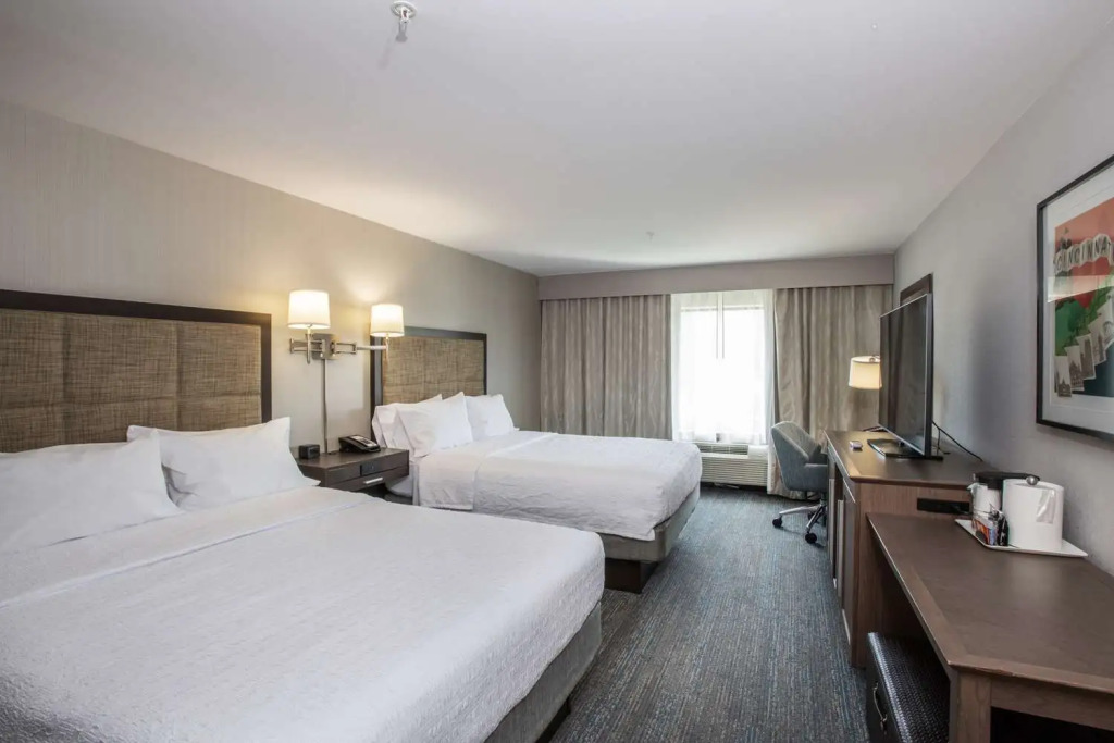 Hampton Inn & Suites Cincinnati / Uptown - University Area
