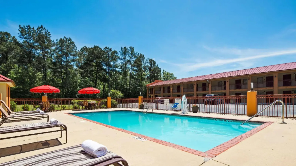 Super 8 by Wyndham Richland MS