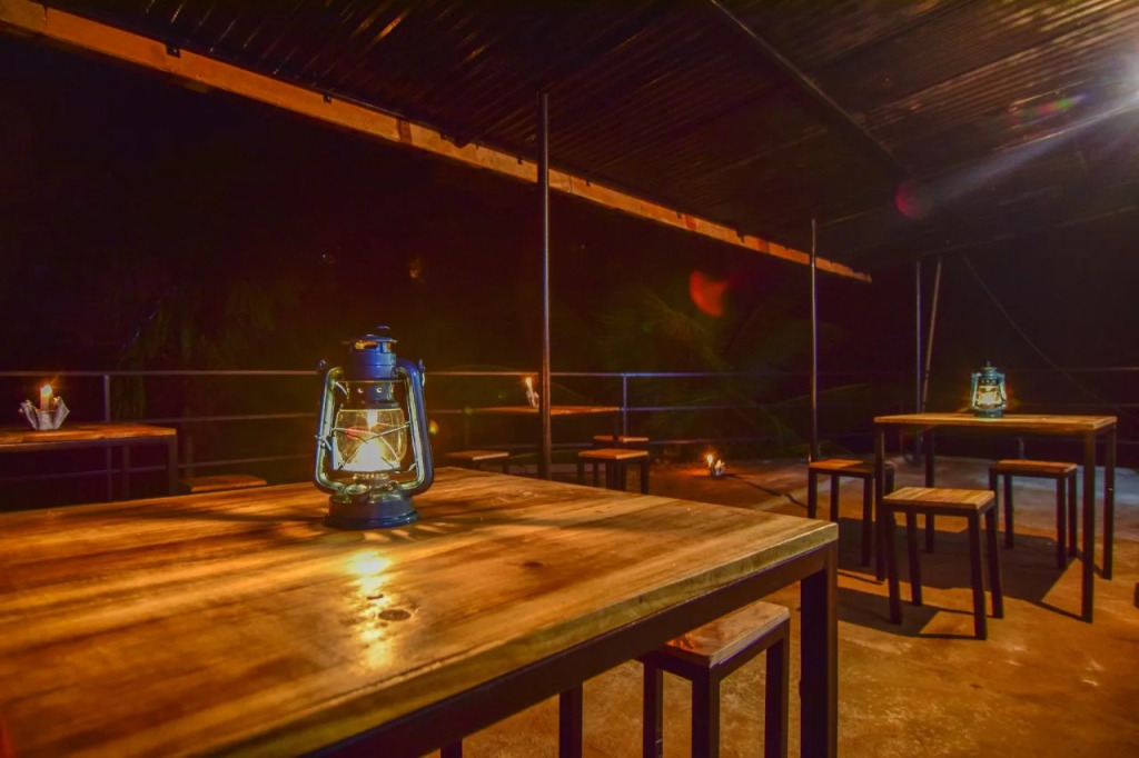 Jay's Bunks-Kandy Hostel - Adults Only
