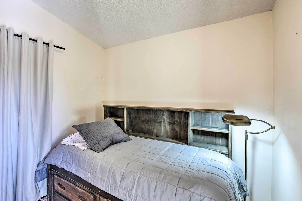 5 Mi to Dtwn Denver: Peaceful Lakewood Home