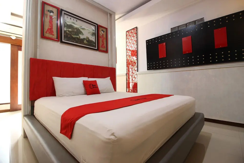 RedDoorz Plus near Tugu Jogja 2
