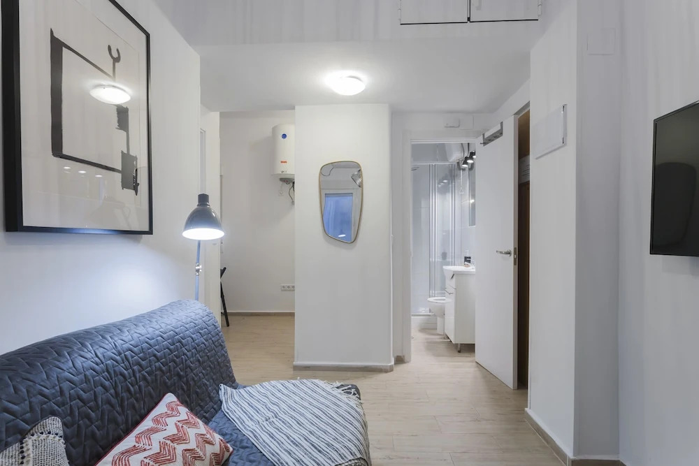 Dobo Rooms - Ronda de Segovia Apartments