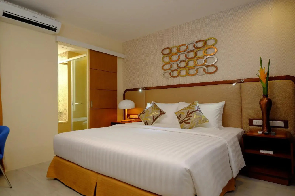One Central Hotel & Suites