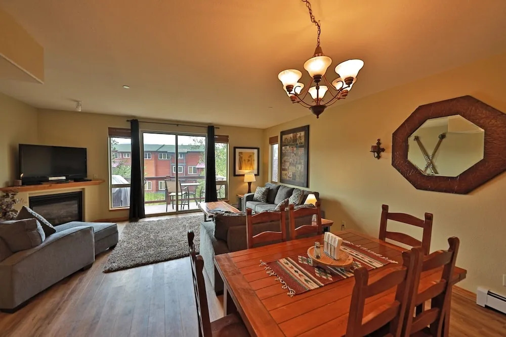 Winterstar Townhome 3 Bedrooms 3.5 Bathrooms Townhouse