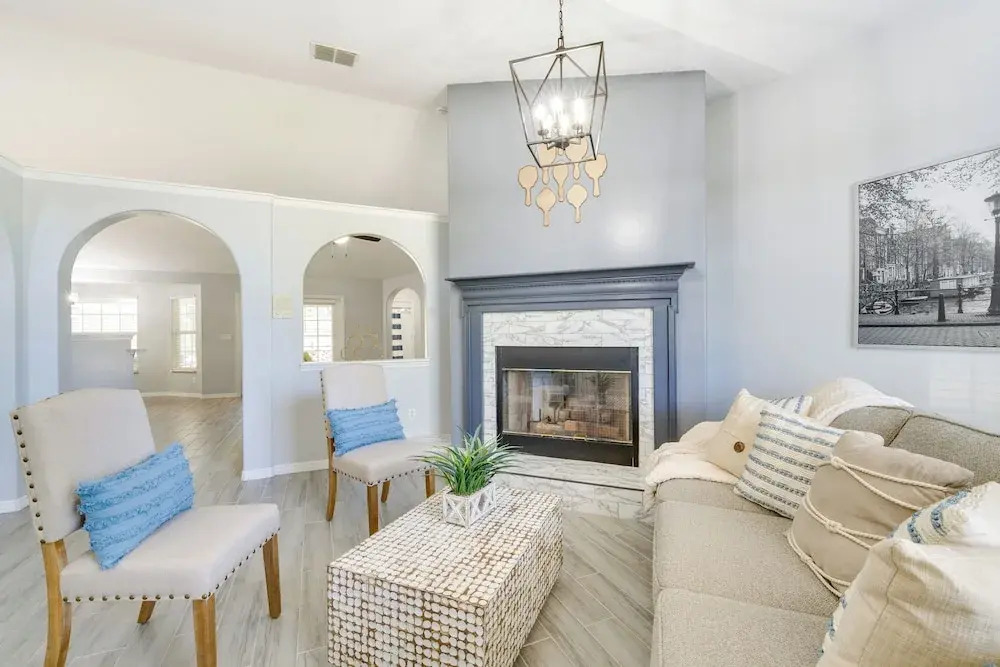 Inviting Home w/ Lanai & Pool in Kissimmee!