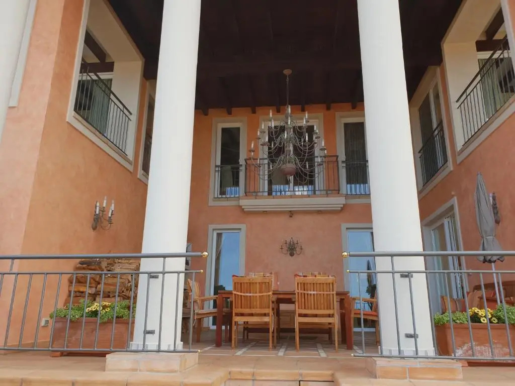 Villa Strelitzia
