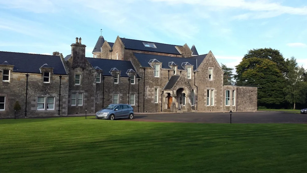 14 Lomond Castle