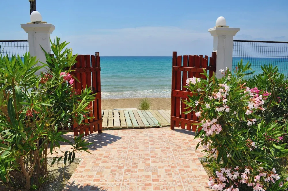 Beachfront holiday house Eftichia