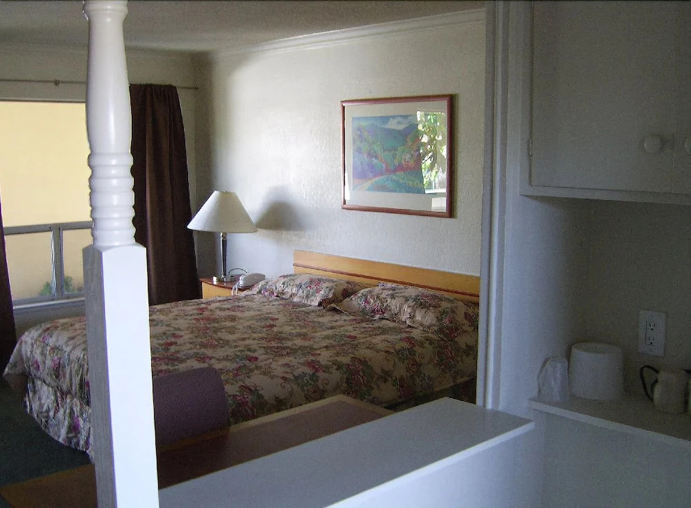 Hillsdale Inn