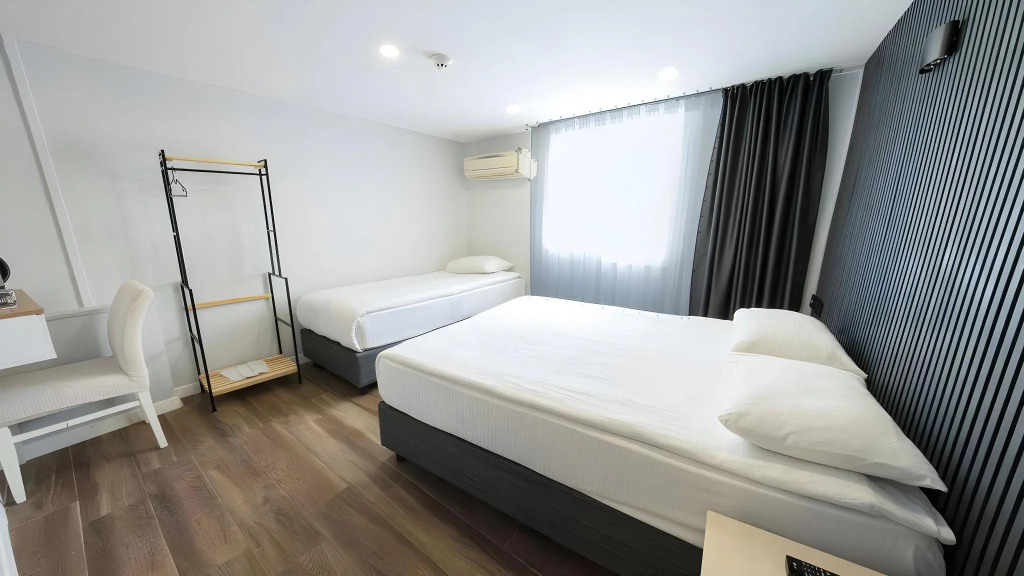 LEGEND TULIP HOTEL