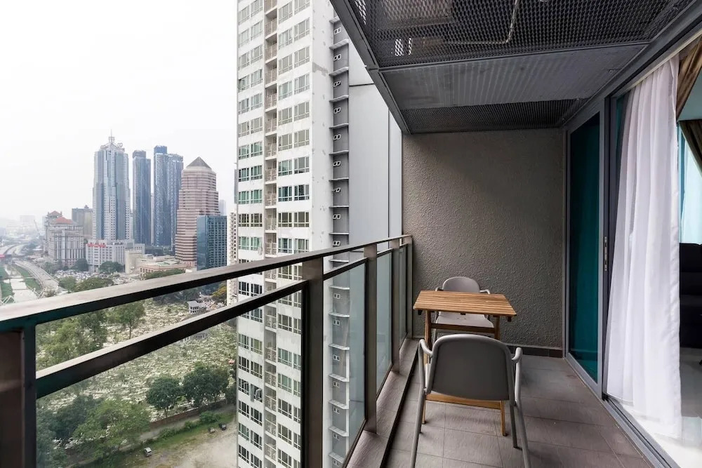 Bright 2BR Condo for 5 W/kl City View