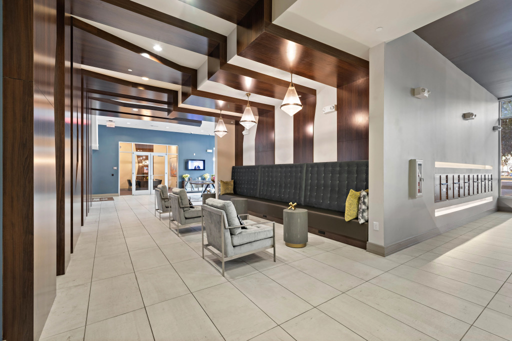 Downtown Location ✔Deep Cleaned ✔Modern Living