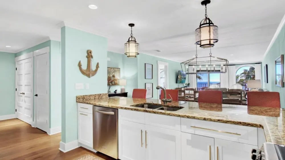 415 Seascape by Avantstay Beachfront Condo w/ Communal Pool Access