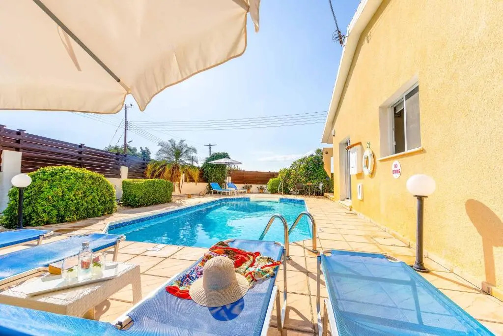 Villa Kampos by Villa Plus