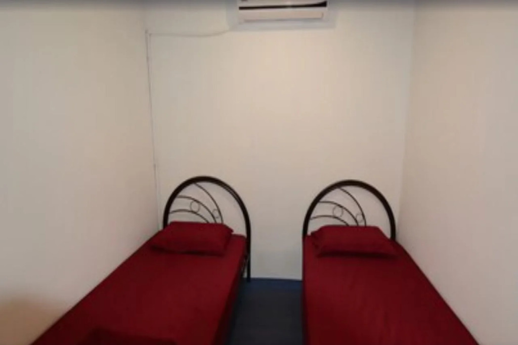 Submarine Guest House Central Market - Hostel