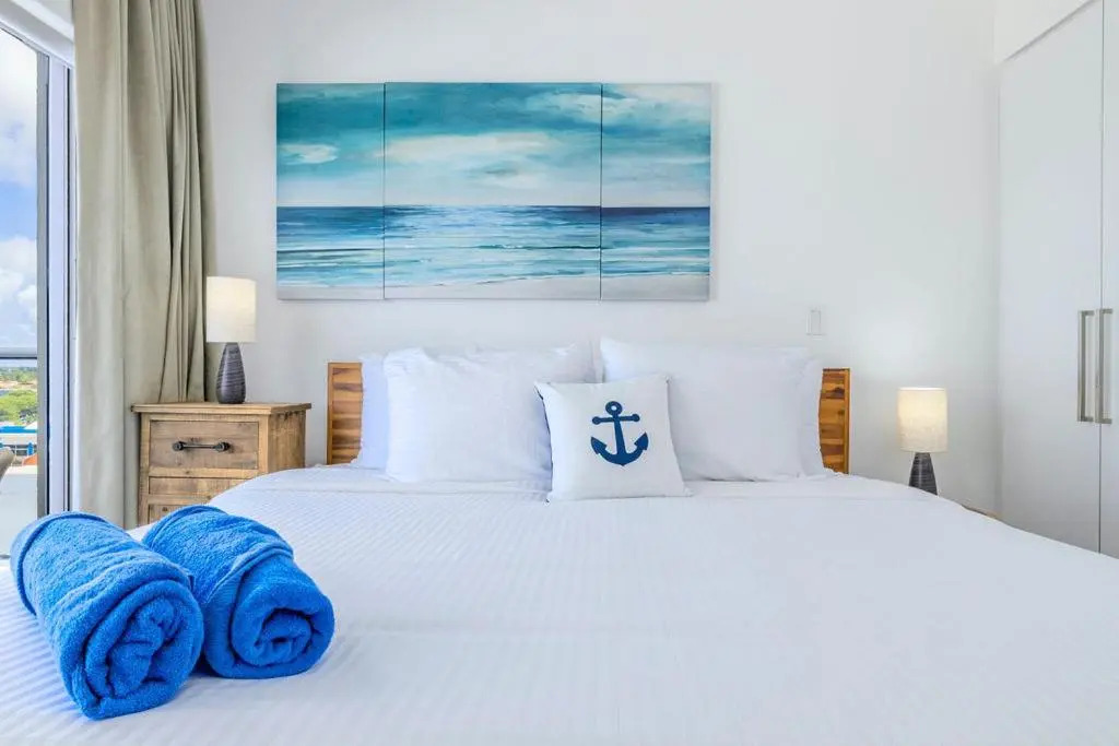 HH-2BStd614 - All shades of Blue OCEANFRONT luxury condo,