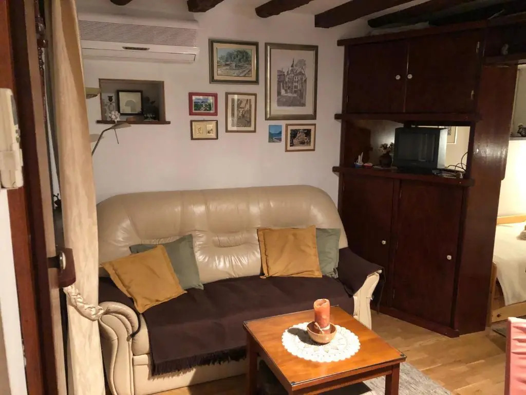 Apartment Art Split center