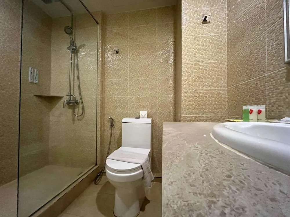 B Buri Hotel