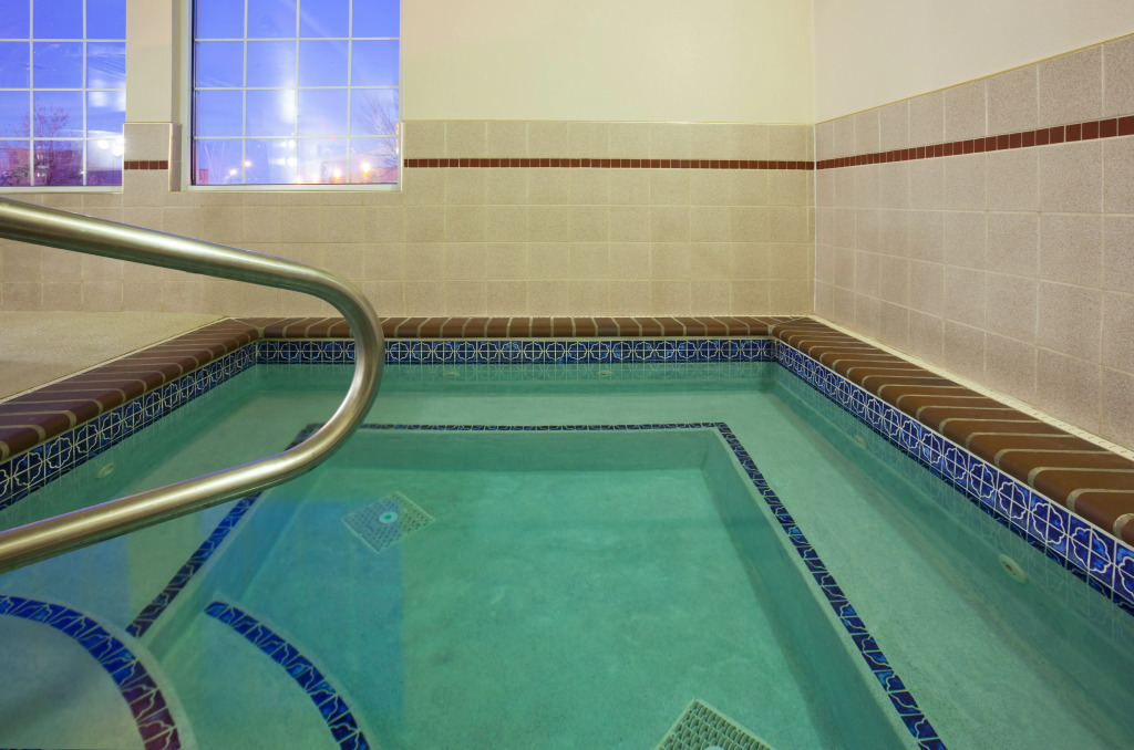 Holiday Inn Express Hotel & Suites Sioux Falls At Empire Mall by IHG
