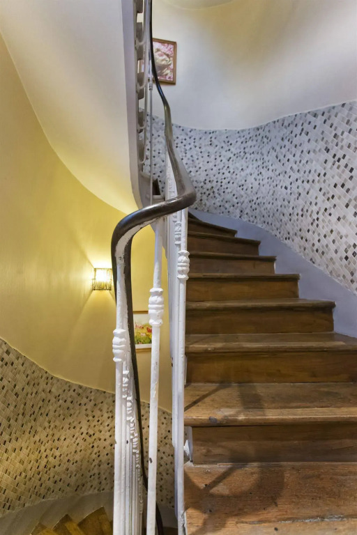 Merryl Hotel