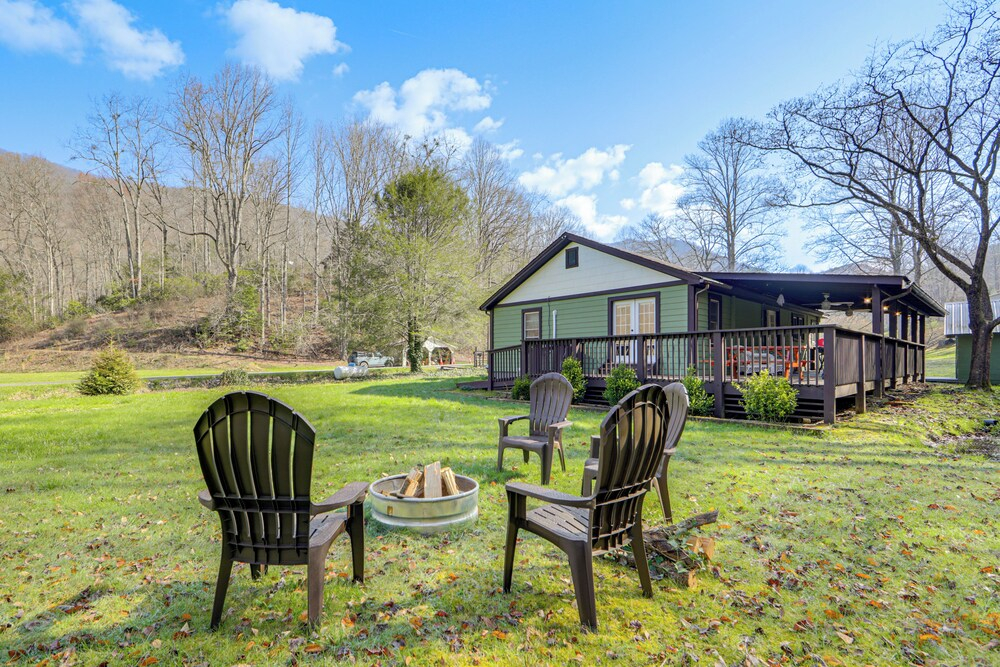 Quaint Mountain Charm! Robbinsville Hideaway