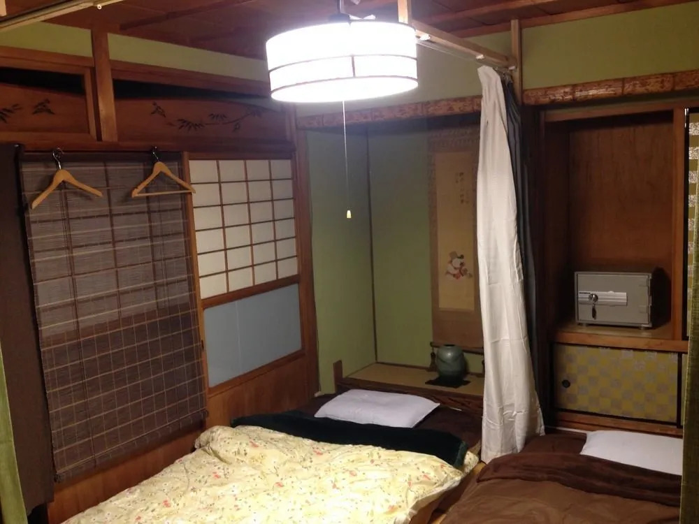 Shin-Osaka Backpacker's Hostel