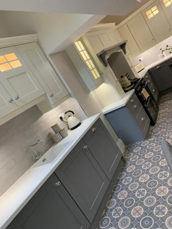Luxury Lakeside Living Broadview 2 Georgian Town House