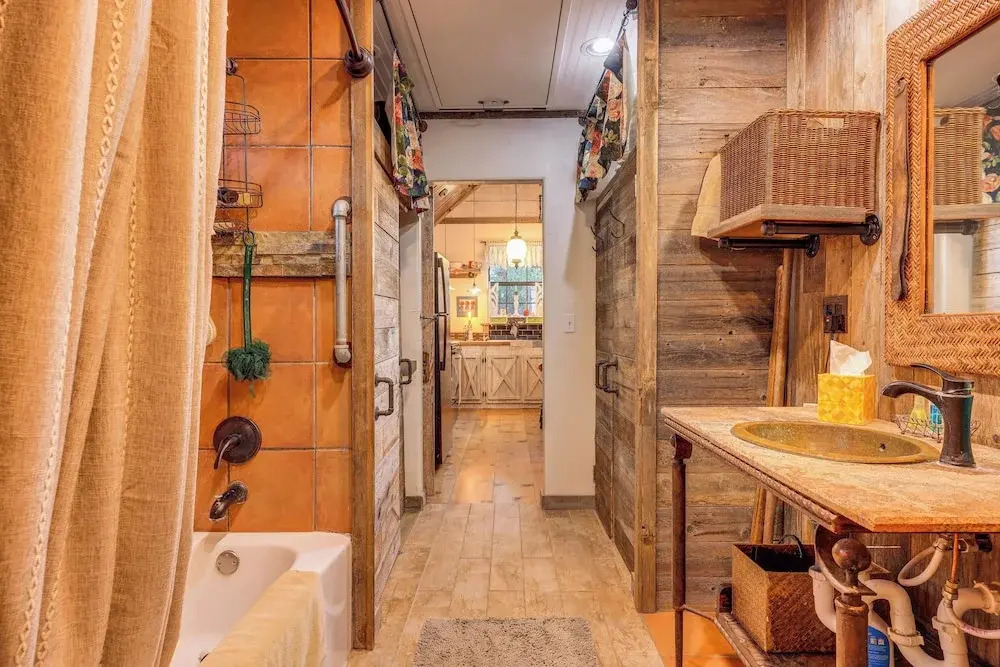 Pet-friendly Wimberley Cabin w/ Fire Pit & Hot Tub