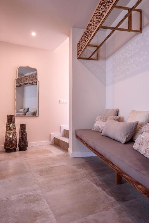 CANDIL SUITE Origen