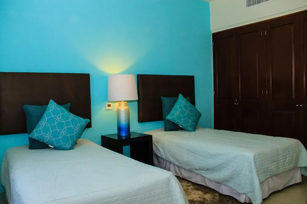Luna Maya condo free access to Beach club